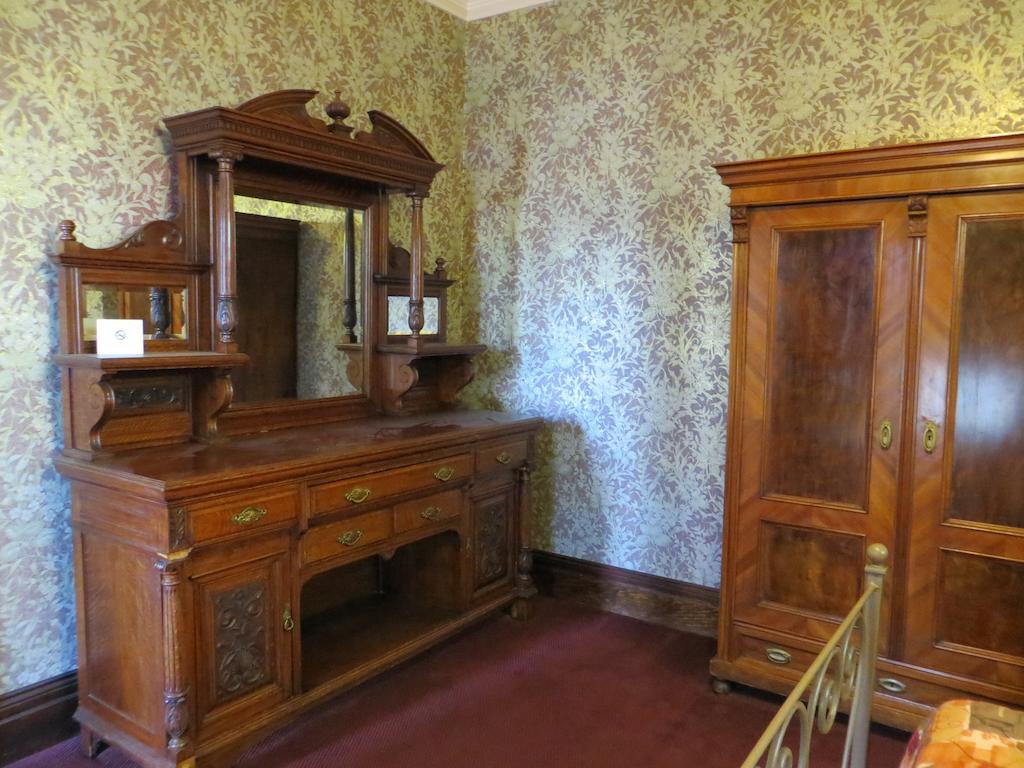 Irwin Street Inn Hanford Chambre photo