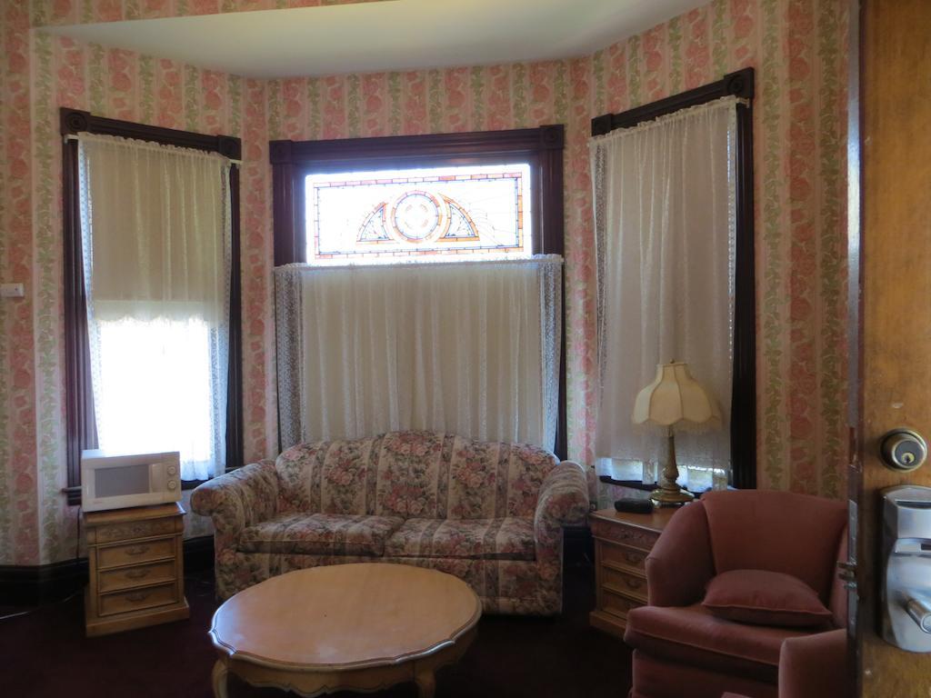 Irwin Street Inn Hanford Chambre photo