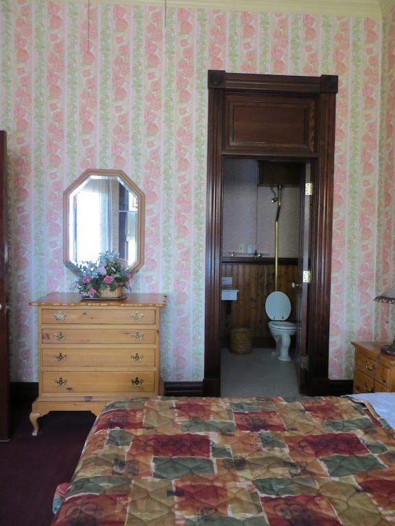 Irwin Street Inn Hanford Chambre photo