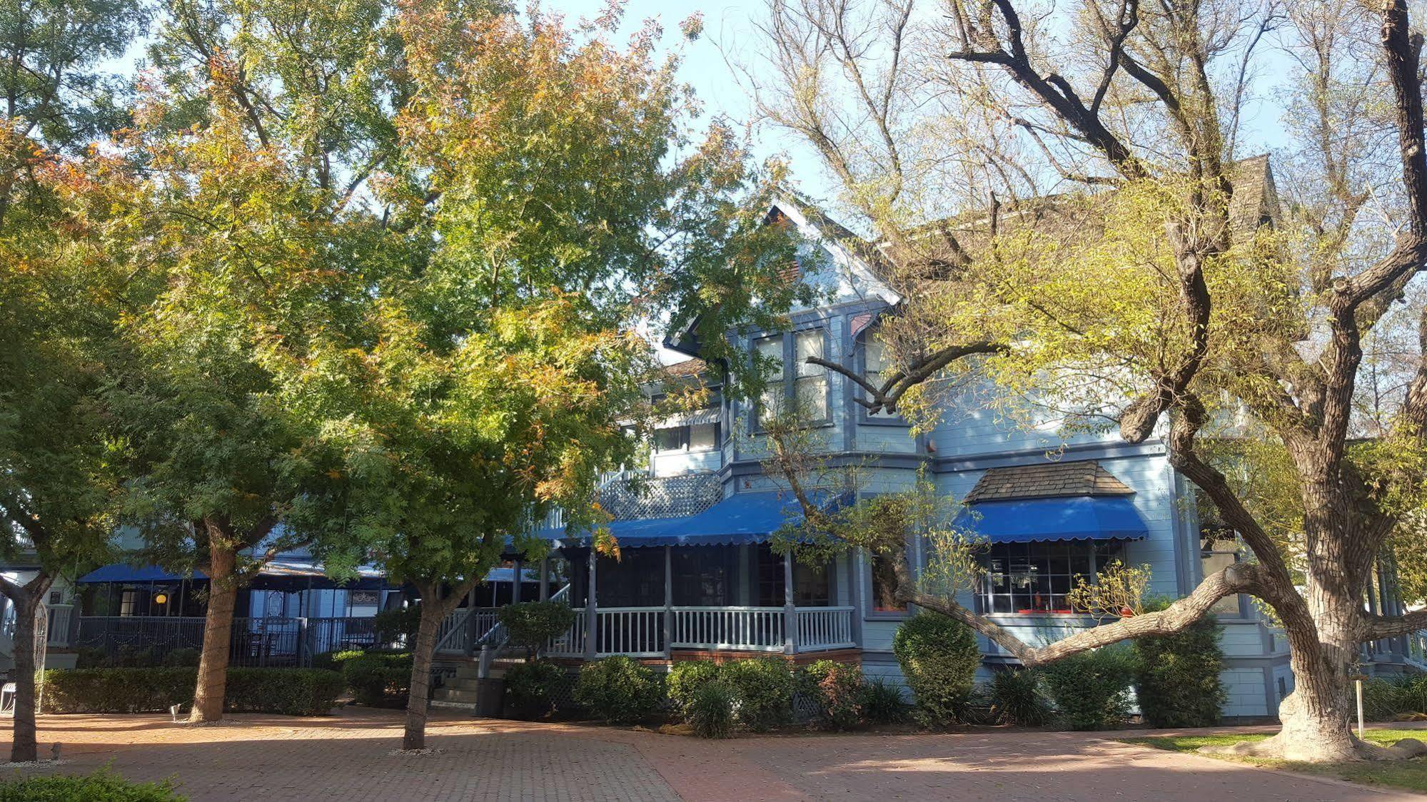 Irwin Street Inn Hanford Extérieur photo