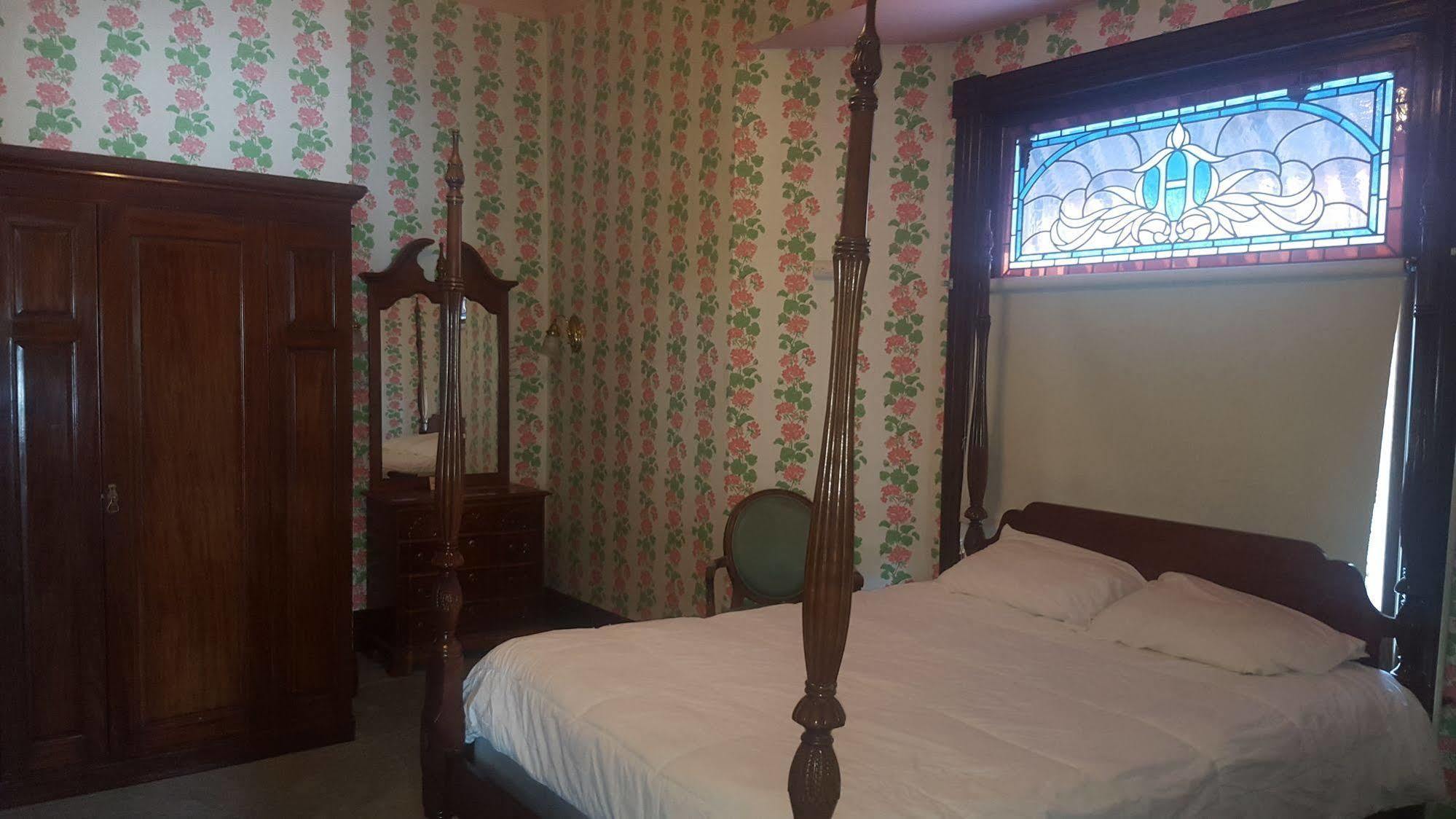 Irwin Street Inn Hanford Extérieur photo